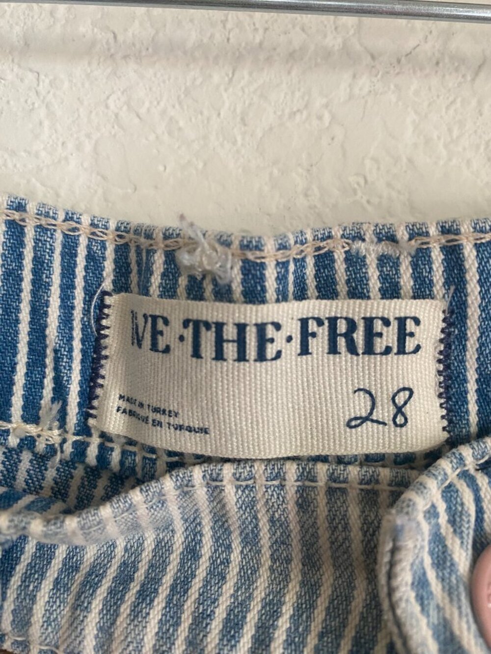 We The Free Good Luck Mid-Rise Stripe Barrel Jeans Size 28 Excellent Condition - Picture 4 of 8